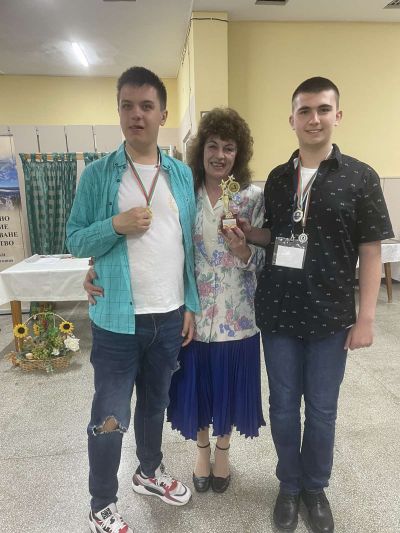 Ученици от специалност "Цветарство" участваха в Националното състезание "Озеленяване и цветарство" 5