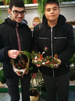 Коледни аранжировки - Професионална гимназия Д-р Стамен Григоров - София
